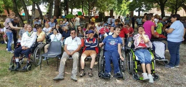 Festa d'estate con duecento disabili